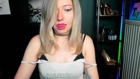Snapshot of heidi_pleasure chatting on July 2026 04:37:01 AM Heidi online show from July 2026 04:37:01 AM