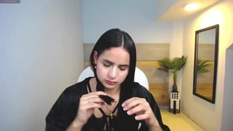 Snapshot of heidy_hoiss chatting on February 2025 07:27:02 PM Heidy online show from February 2025 07:27:02 PM