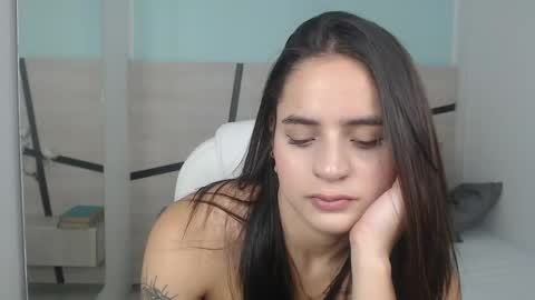 Snapshot of heidy_hoiss chatting on February 2025 08:24:01 PM Heidy online show from February 2025 08:24:01 PM