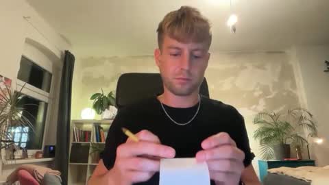 Snapshot of heikhoe chatting on September 2025 06:55:02 PM Heikhoe online show from September 2025 06:55:02 PM