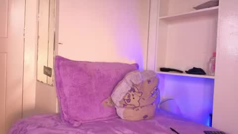 Snapshot of heily_fox chatting on August 2026 01:48:02 AM HEILY online show from August 2026 01:48:02 AM
