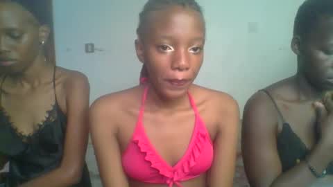 Snapshot of heilybunny chatting on April 2026 09:39:01 AM heilybunny online show from April 2026 09:39:01 AM