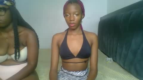 Snapshot of heilybunny chatting on April 2026 09:48:01 PM heilybunny online show from April 2026 09:48:01 PM