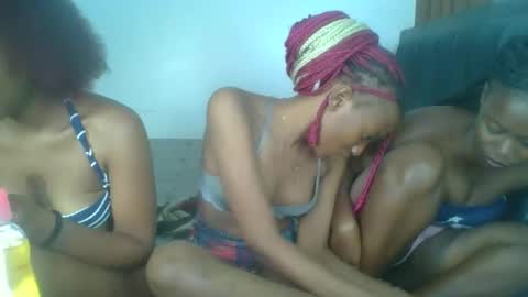 Snapshot of heilybunny chatting on April 2026 10:25:02 PM heilybunny online show from April 2026 10:25:02 PM