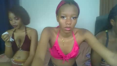 Snapshot of heilybunny chatting on April 2026 09:31:01 PM heilybunny online show from April 2026 09:31:01 PM