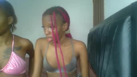 Snapshot of heilybunny chatting on April 2026 09:37:01 AM heilybunny online show from April 2026 09:37:01 AM