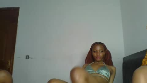Snapshot of heilybunny chatting on May 2026 06:30:02 AM heilybunny online show from May 2026 06:30:02 AM