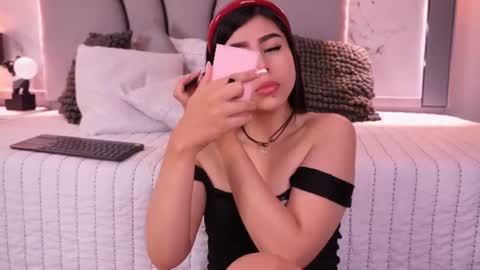 Snapshot of helena_whaite chatting on July 2026 02:34:01 PM helena_whaite online show from July 2026 02:34:01 PM