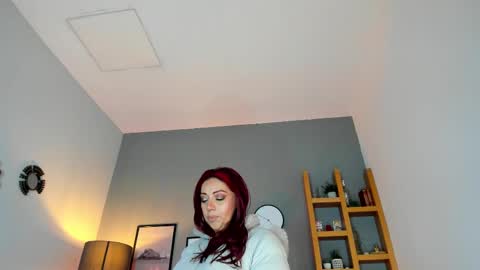Helena online show from September 2025 11:58:01 AM