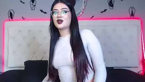 Snapshot of helenamorningstar chatting on December 2024 04:26:02 AM helenamorningstar online show from December 2024 04:26:02 AM