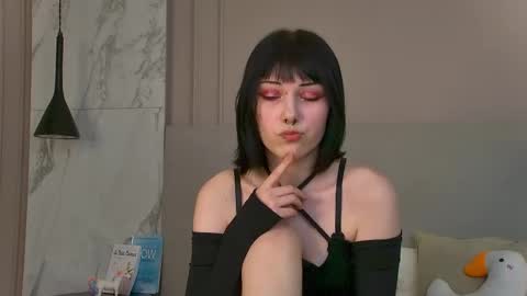 Helen online show from October 2025 06:06:02 PM