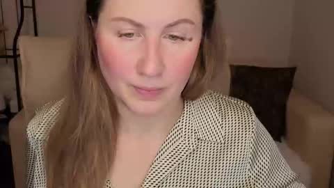 Snapshot of helens_lov chatting on October 2025 01:28:01 AM Helen online show from October 2025 01:28:01 AM
