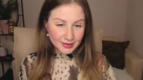 Snapshot of helens_lov chatting on May 2026 02:18:01 AM Helen online show from May 2026 02:18:01 AM