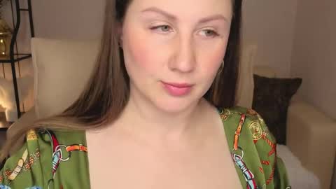 Snapshot of helens_lov chatting on May 2026 02:40:02 AM Helen online show from May 2026 02:40:02 AM