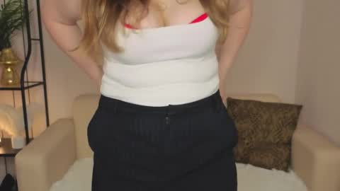 Snapshot of helens_lov chatting on May 2026 01:14:02 AM Helen online show from May 2026 01:14:02 AM