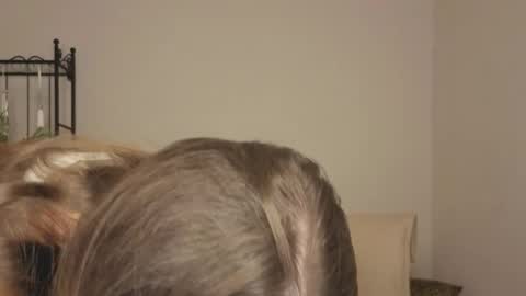 Snapshot of helens_lov chatting on May 2026 01:25:01 AM Helen online show from May 2026 01:25:01 AM