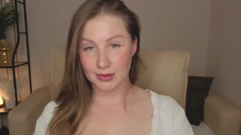 Snapshot of helens_lov chatting on June 2026 06:52:02 AM Helen online show from June 2026 06:52:02 AM