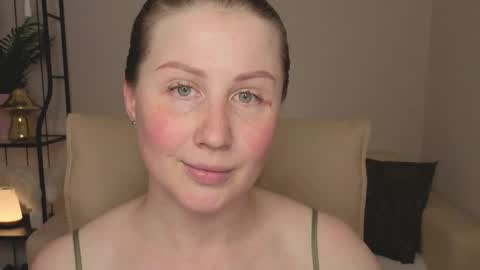 Snapshot of helens_lov chatting on June 2026 05:11:01 AM Helen online show from June 2026 05:11:01 AM
