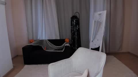 Helen online show from October 2025 02:48:02 AM