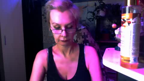 Helga online show from April 2026 10:58:02 PM