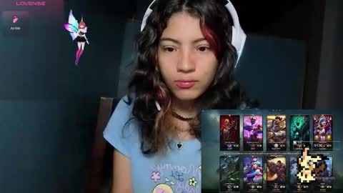 Helia Transfem and Amy online show from November 2025 01:44:01 AM