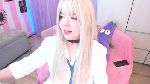 Laura online show from October 2025 02:30:01 AM