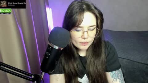 Red online show from February 2025 09:06:01 PM