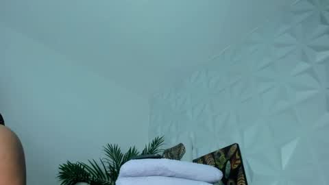 hellen     online show from November 2025 07:23:01 PM