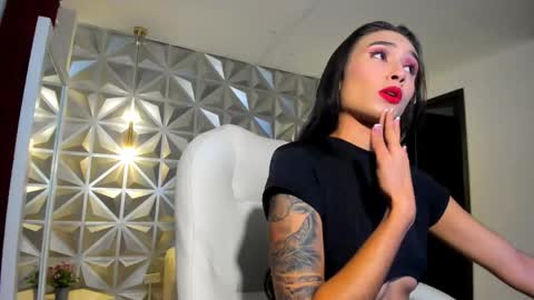 Snapshot of hellen_tease chatting on April 2026 01:24:02 PM Hellen online show from April 2026 01:24:02 PM