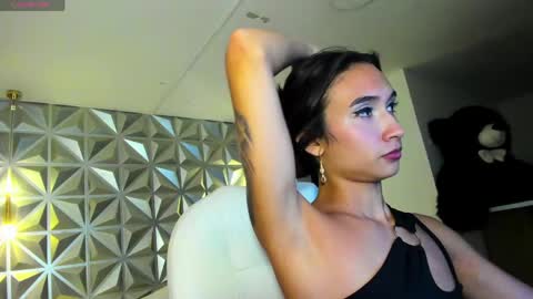 Snapshot of hellen_tease chatting on May 2026 07:32:01 PM Hellen online show from May 2026 07:32:01 PM