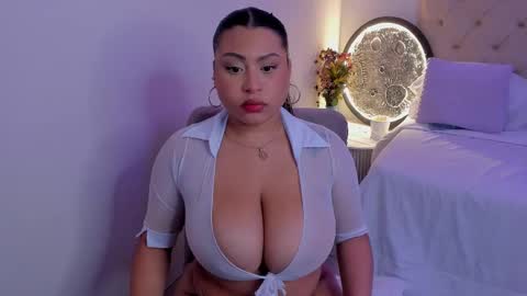 Snapshot of hellenamazing chatting on November 2025 05:41:01 AM hellenamazing online show from November 2025 05:41:01 AM