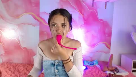 Hellen lopez online show from June 2026 10:19:02 PM