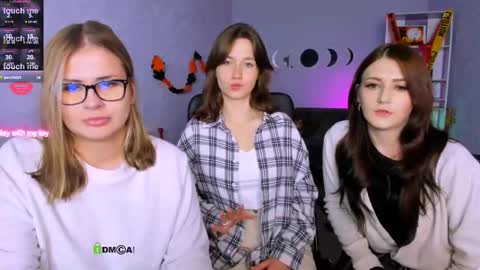 Helli online show from October 2025 08:21:02 PM