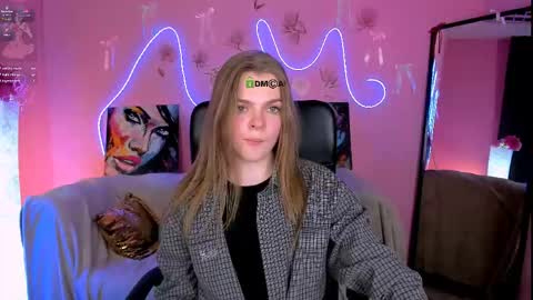 Snapshot of helli_belli chatting on May 2026 07:33:01 PM Helli online show from May 2026 07:33:01 PM