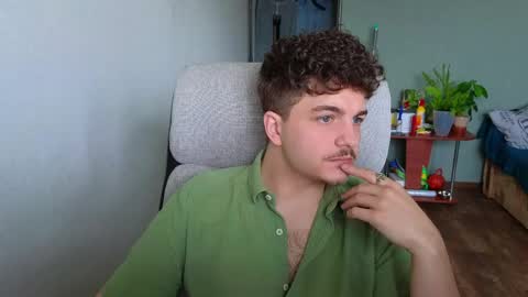 Snapshot of hellish_sugar chatting on May 2026 06:11:01 AM Remy online show from May 2026 06:11:01 AM
