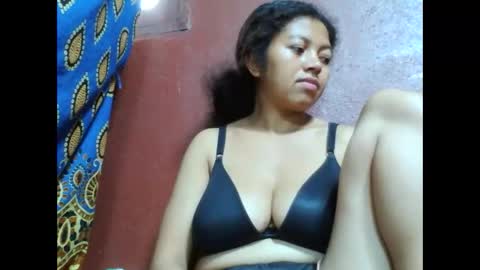 Snapshot of henitsaldy chatting on October 2025 08:20:01 AM henitsaldy online show from October 2025 08:20:01 AM