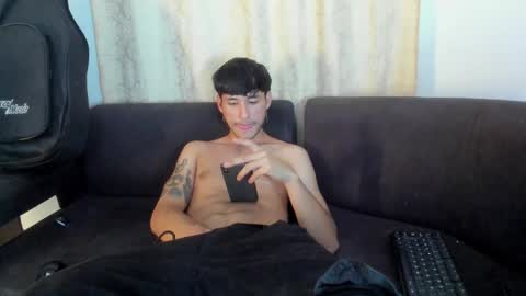 henrik_senn online show from October 2025 10:21:02 PM