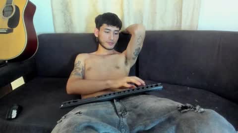 henrik_senn online show from November 2025 11:32:02 AM