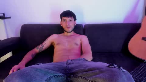 henrik_senn online show from November 2025 02:08:01 PM