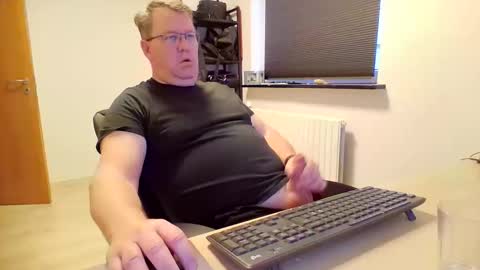 henrikrp1971 online show from February 2025 03:07:01 PM