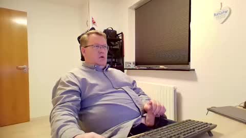 henrikrp1971 online show from February 2025 10:13:01 PM