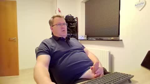 henrikrp1971 online show from February 2025 05:29:01 PM