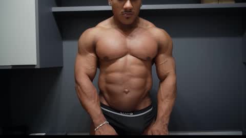 Snapshot of henrimusclee chatting on March 2026 11:00:02 PM Henri online show from March 2026 11:00:02 PM