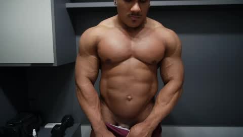 Snapshot of henrimusclee chatting on May 2026 08:47:02 PM Henri online show from May 2026 08:47:02 PM