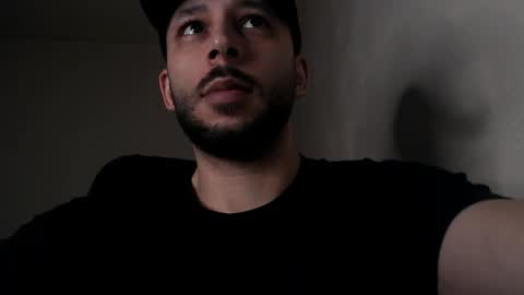 HenryAxe online show from April 2026 12:34:02 PM