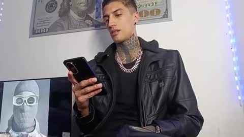 Snapshot of henzzeld420 chatting on March 2026 12:38:02 AM Henzeld online show from March 2026 12:38:02 AM