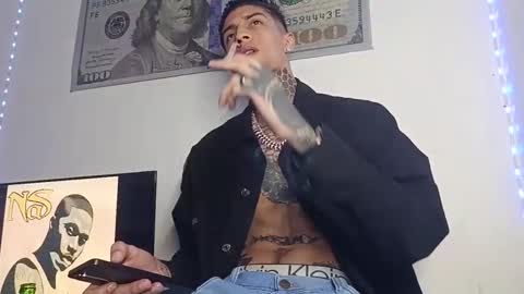 Snapshot of henzzeld420 chatting on March 2026 01:53:02 AM Henzeld online show from March 2026 01:53:02 AM