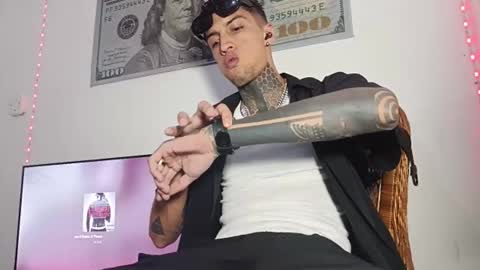 Snapshot of henzzeld420 chatting on April 2026 11:54:02 PM Henzeld online show from April 2026 11:54:02 PM