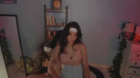 Snapshot of hera_069 chatting on April 2026 08:25:02 PM Hello I am Valentina independent Colombian model I love sensuality and pleasure welcome online show from April 2026 08:25:02 PM
