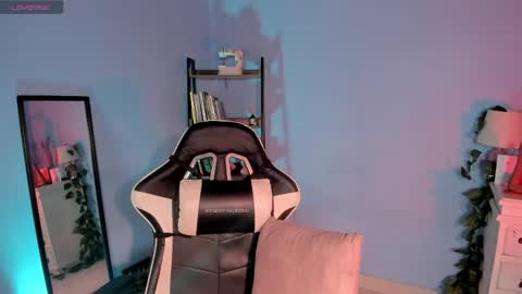 Snapshot of hera_069 chatting on May 2026 12:56:02 PM Hello I am Valentina independent Colombian model I love sensuality and pleasure welcome online show from May 2026 12:56:02 PM